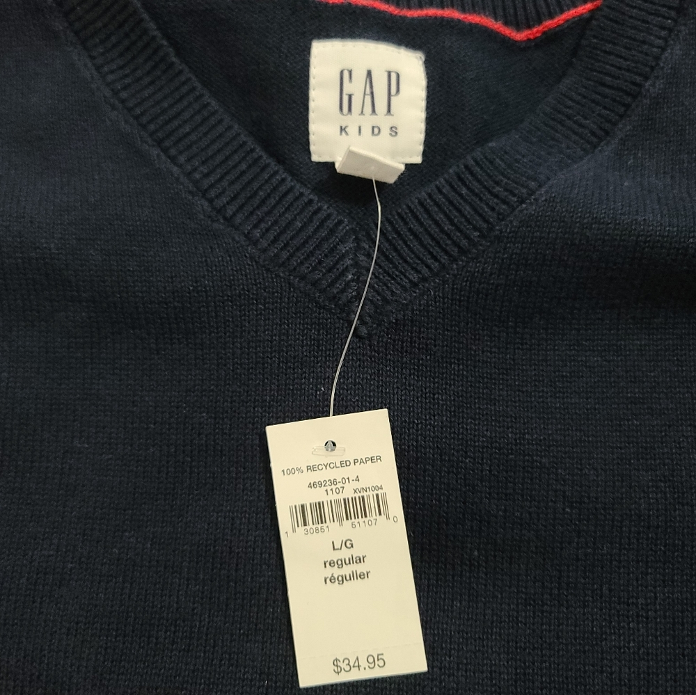 Gap sweater